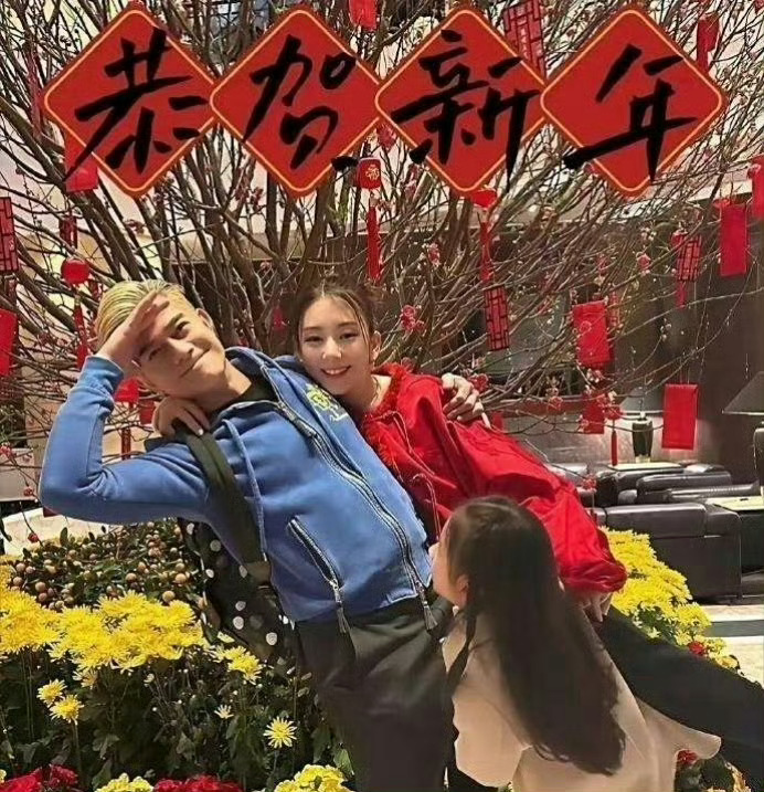 方媛中学毕业照尽显天生丽质 郭富城眼光真不错 