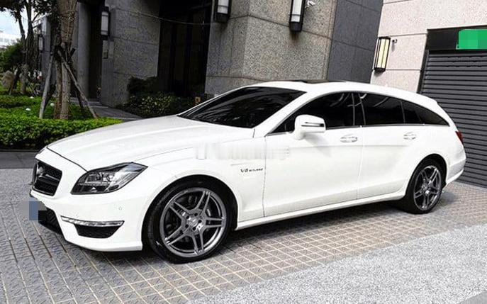 台湾省奔驰CLS 63,这是2012年在湾湾上的牌，行驶了十万公里，5.5升V8