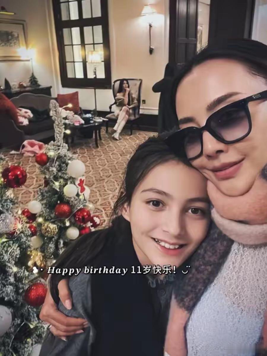 马雅舒的女儿长得真漂亮，主要因为爸爸颜值高，很帅气 