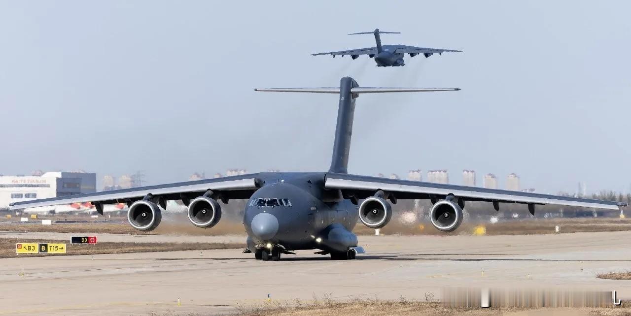 “大”就是好！

这起落架蹲得真矮，估计每次降落都担心擦到屁股。

[图2]放大