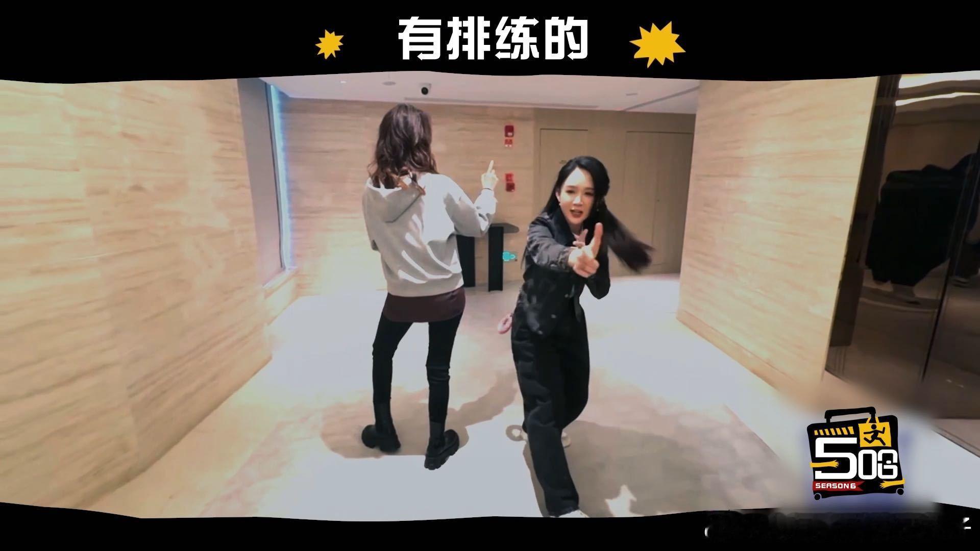 陈乔恩：我以为我是来录综艺的；李小冉：不，你是来跟我一起演《心愿便利贴》的。这俩