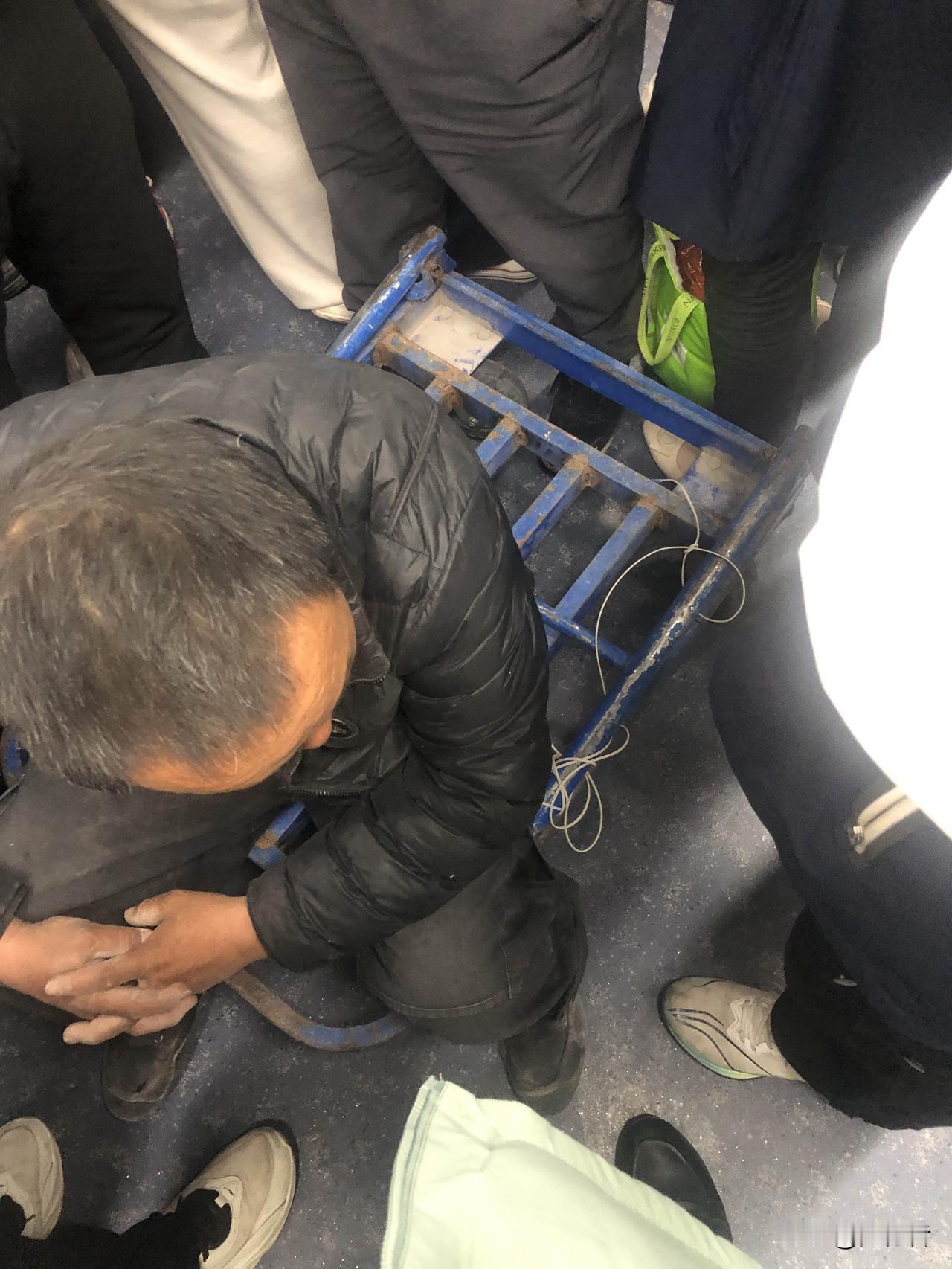 深圳地铁，其他地方可以拿上车吗