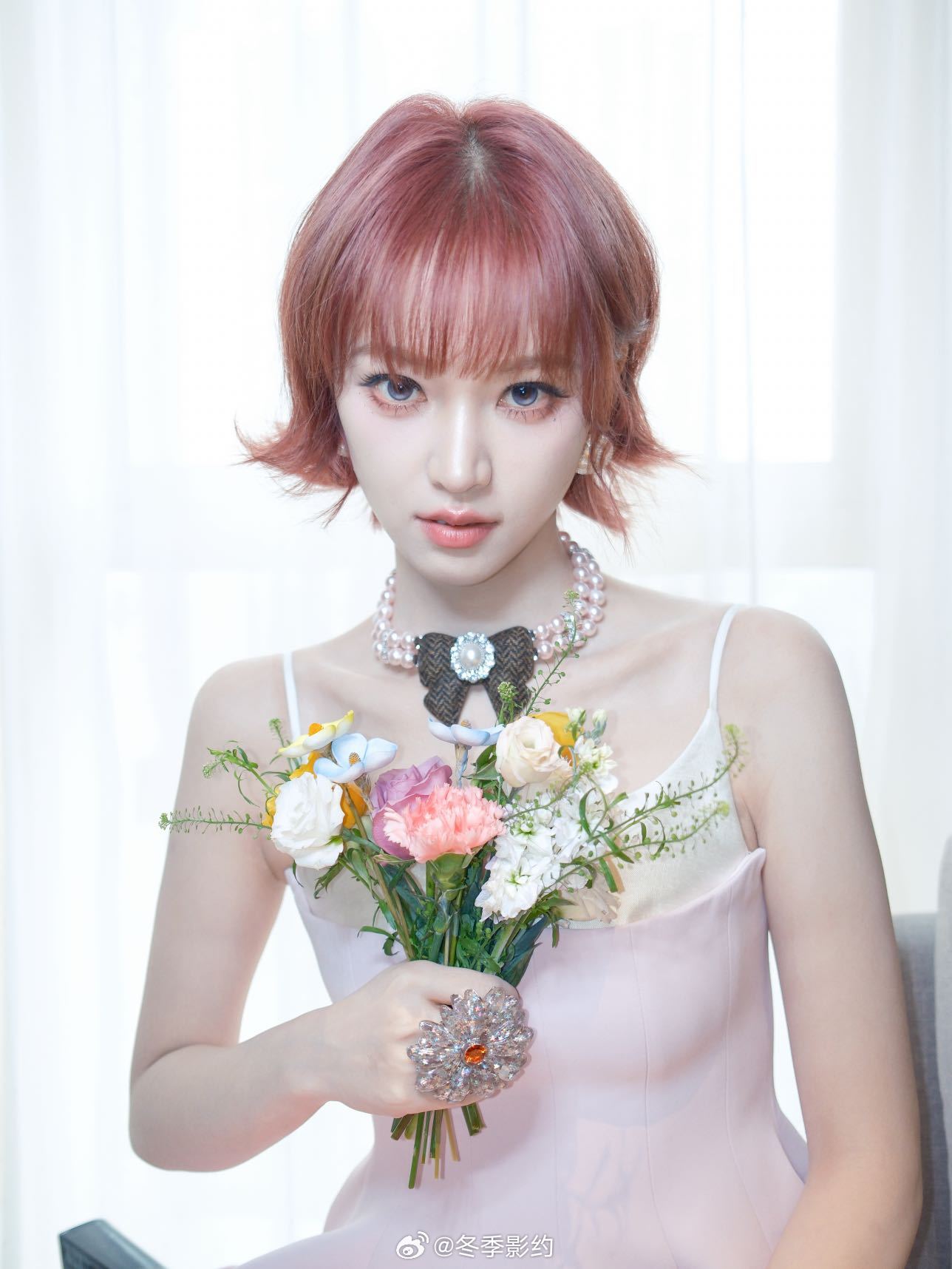 黄灿灿好像刷子 大耳朵图图看了都要愣一下：这不我家刷子吗？黄灿灿这个粉色造型，简