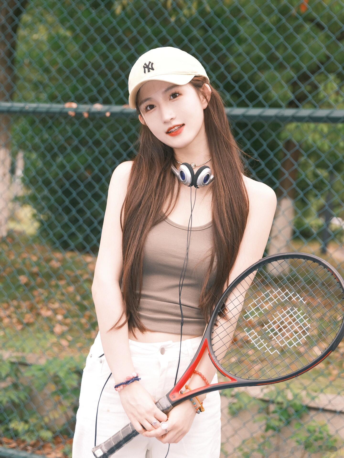 多巴胺女孩报道，大家的夏日LOOK是怎样的，我选择当一回活力运动少女！好多宝宝问