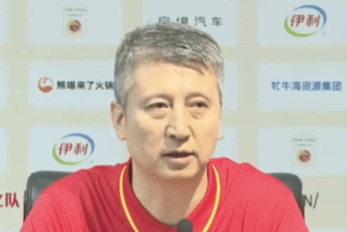 郭士强赛后接受采访：：队员是我选的，训练是我带的，输掉比赛责任我来承担中国男篮不