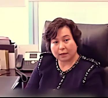 以低调，敬一生风骨
 何超蕸的离开，是豪门圈层里一次安静的告别。生于富贵，却从未