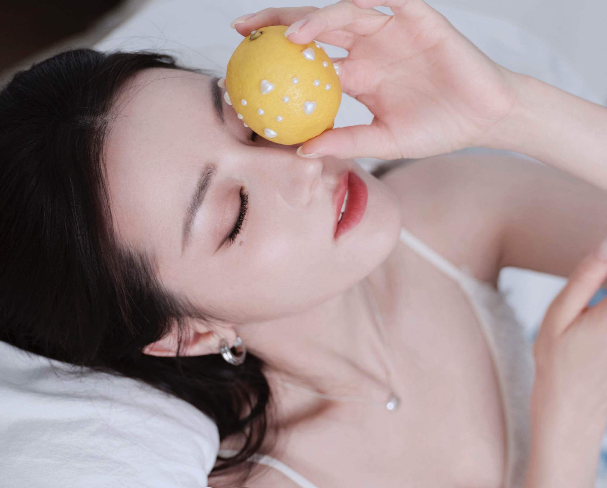 迪丽热巴[超话]迪丽热巴益起来 dlrb每日一善少年时要恢宏气度，青年时肯吃苦耐