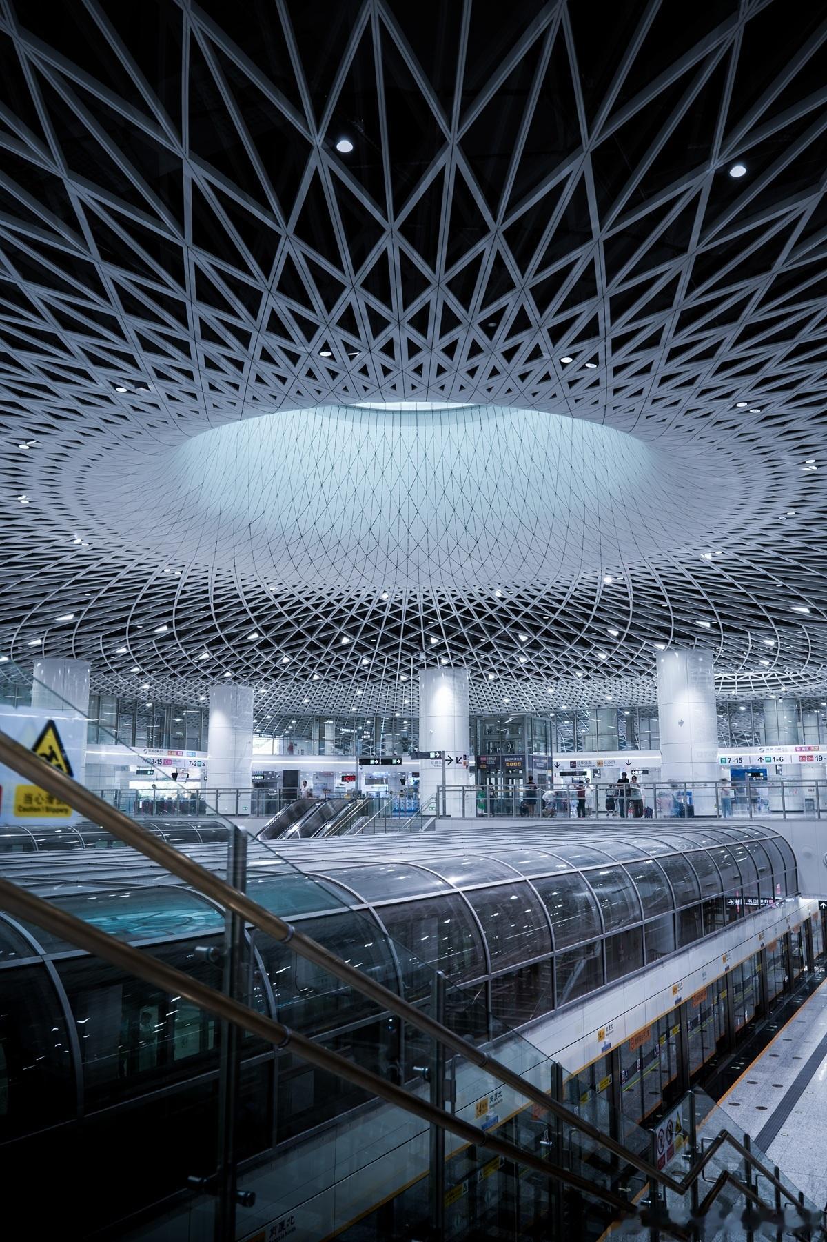 为什么亏钱的公司反而值钱，你的公司赚钱没人投？主要是别人的公司未来有足够的想象公