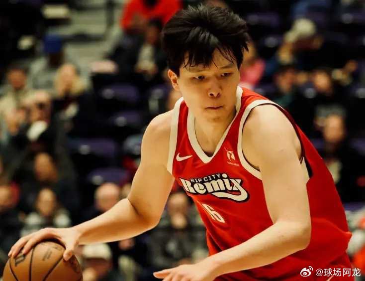 北京时间3月7日，撕裂之城混音队主场对阵山谷太阳队，杨瀚森因伤缺席两场后复出。杨