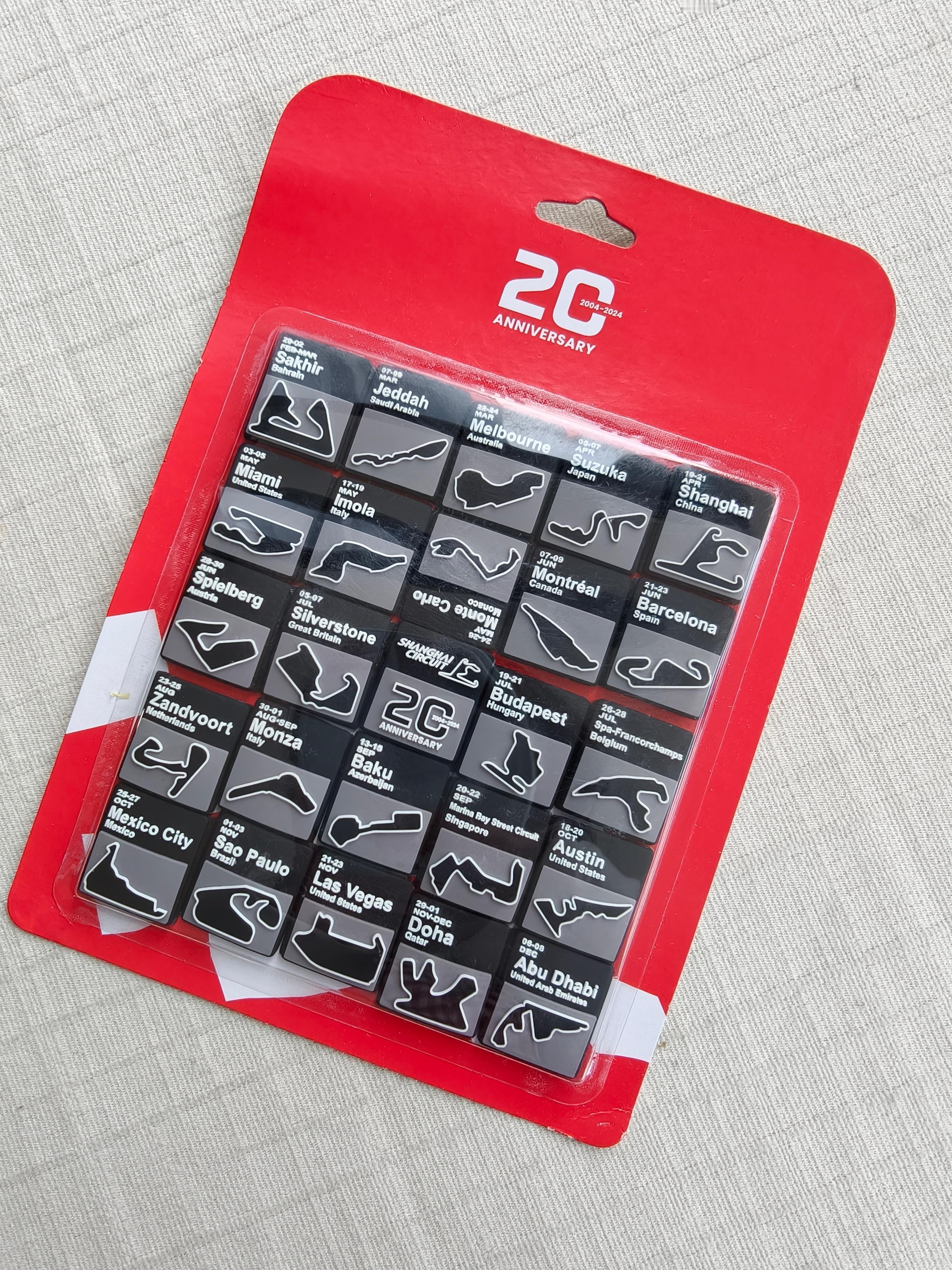 30天模型连送挑战 第108期今天【抽奖】送出的是：F1磁贴套装评论区聊聊：20