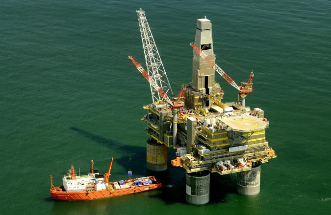 美国想要进一步入驻中东，但苦于没有更多的军事基地。美国专家出了一个巧妙又激进的“