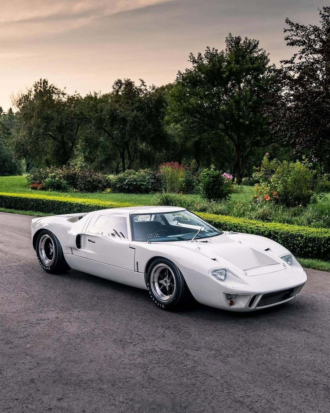 ClassicCars ford GT40 Lightweight