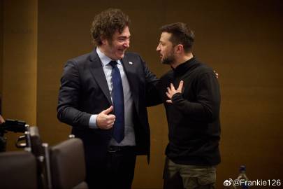 澤連斯基與阿根廷總統米萊進行了交談，並祝賀他領導的政黨在議會選舉中取得...