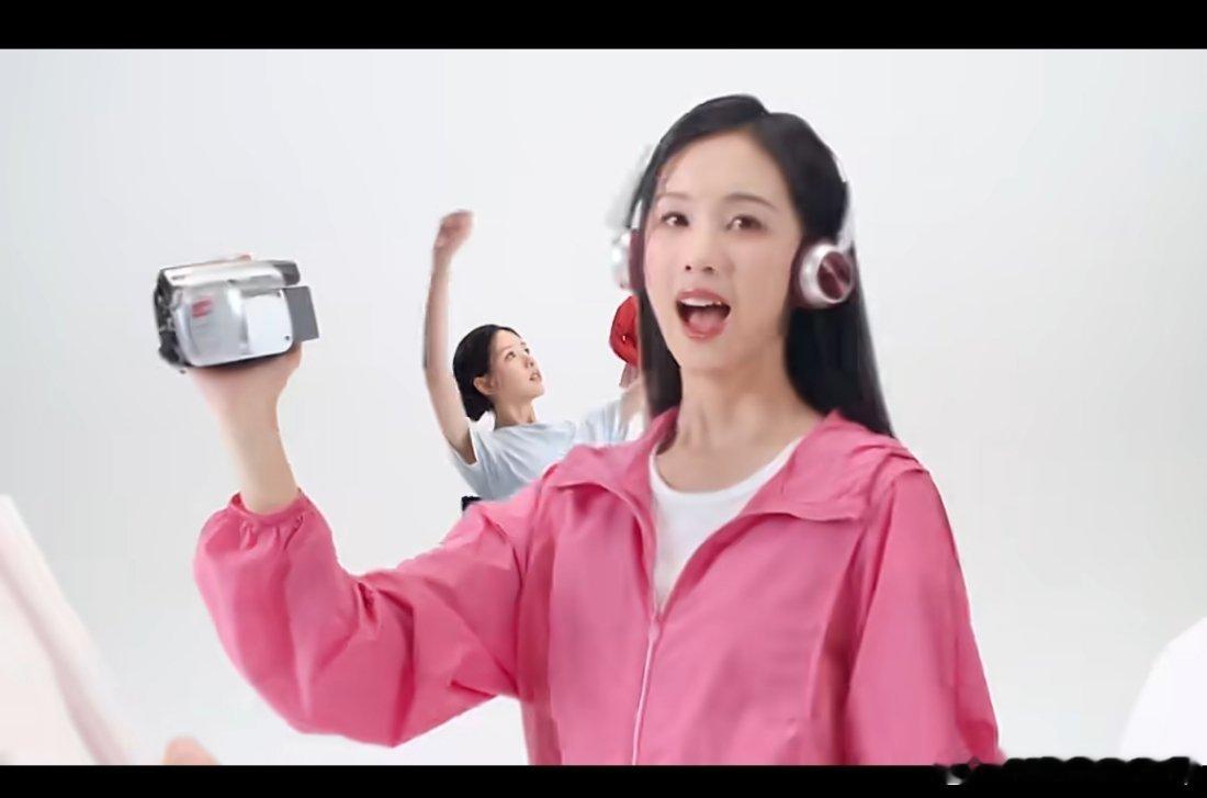 森马可真有一套就爱陈都灵这一套  森马这波是真的懂女生！代言人陈都灵演绎的每套造