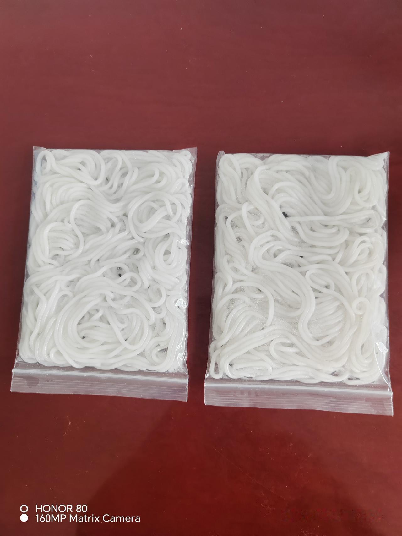 这粉条换个包装，还真像这么回事儿！有人买吗？