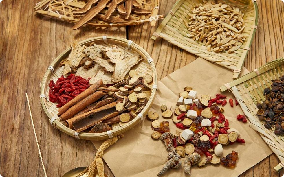 中医千古第一调肝方：肝气一通，百病无踪！
大家好，我是陈大夫。
中医常说：万病不