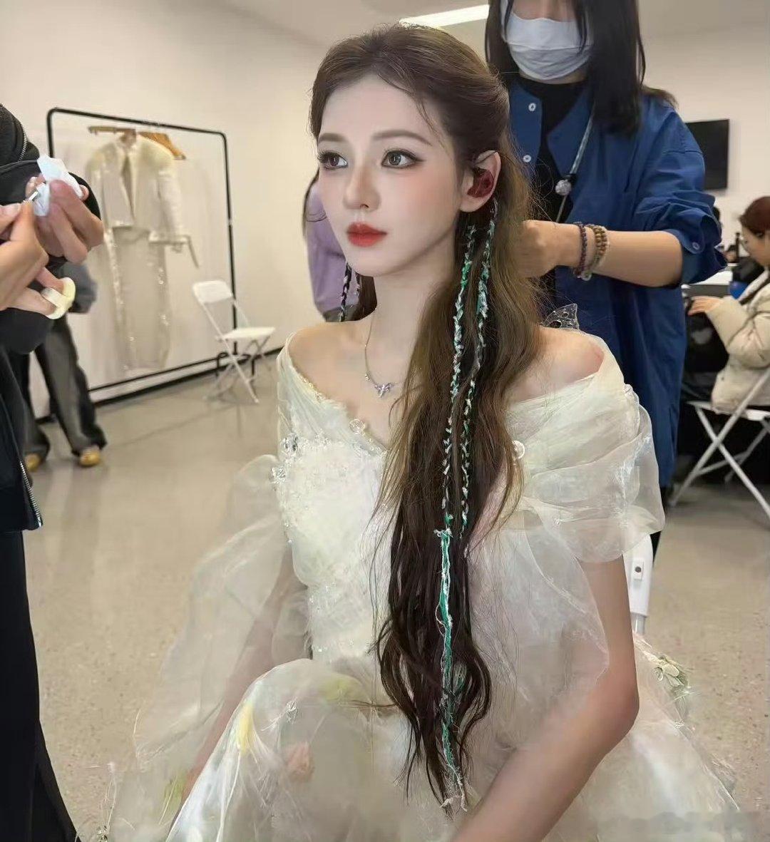 张予曦怕自己开车让大家紧张妥妥谨慎派代表张予曦，自认新手司机不敢握方向盘，担心开