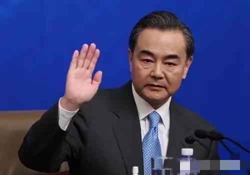 日本输个精光！王毅慕安会警告高市，话音刚落，现场沸腾了
​2月14日，在德国慕安