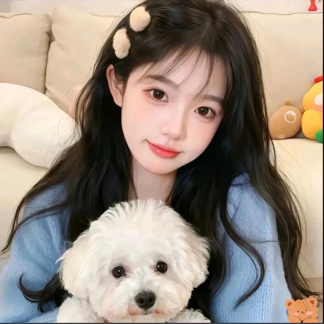 和我的小白狗一起享受温馨的午后时光😊