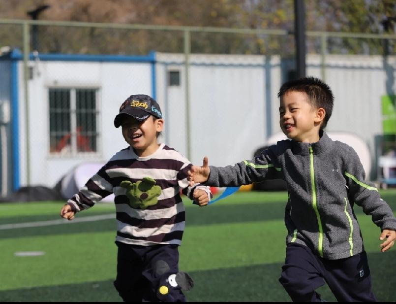 今天国际不打小孩日！当你扬起手的瞬间，孩子会停止爱自己吗？

今早我照例打开微博
