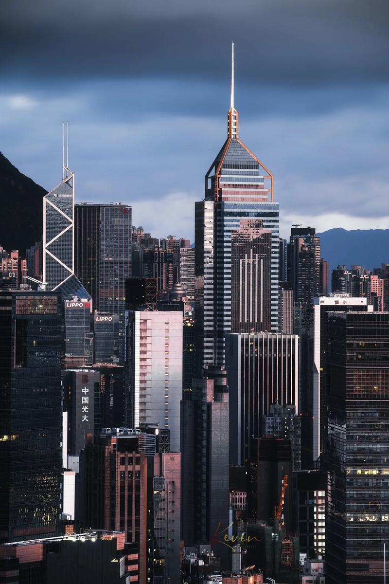 人活一辈子，金钱和健康哪个重要，这是个纠结的问题。金钱是生活的物质基石，没它连基