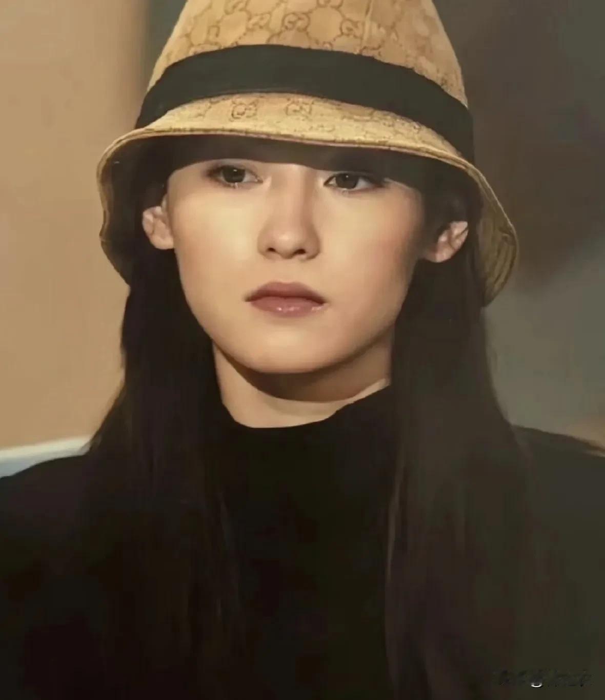 张柏芝简单直接到让人觉得肤浅，但她酷就酷在根本不care别人眼里是肤浅或者高深。