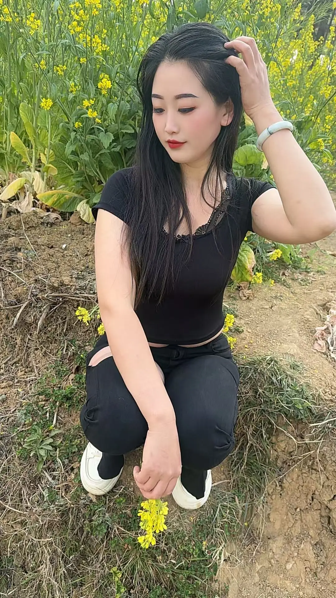 油菜花田女孩 微胖女生 离婚的女人