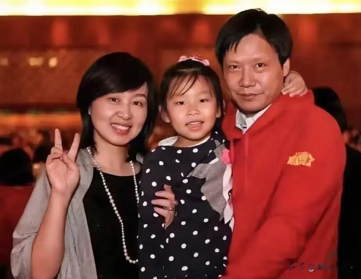 雷军的女儿会接他的班吗？我认为这个概率几乎为零，有人提出这个问题是因为美国的两个