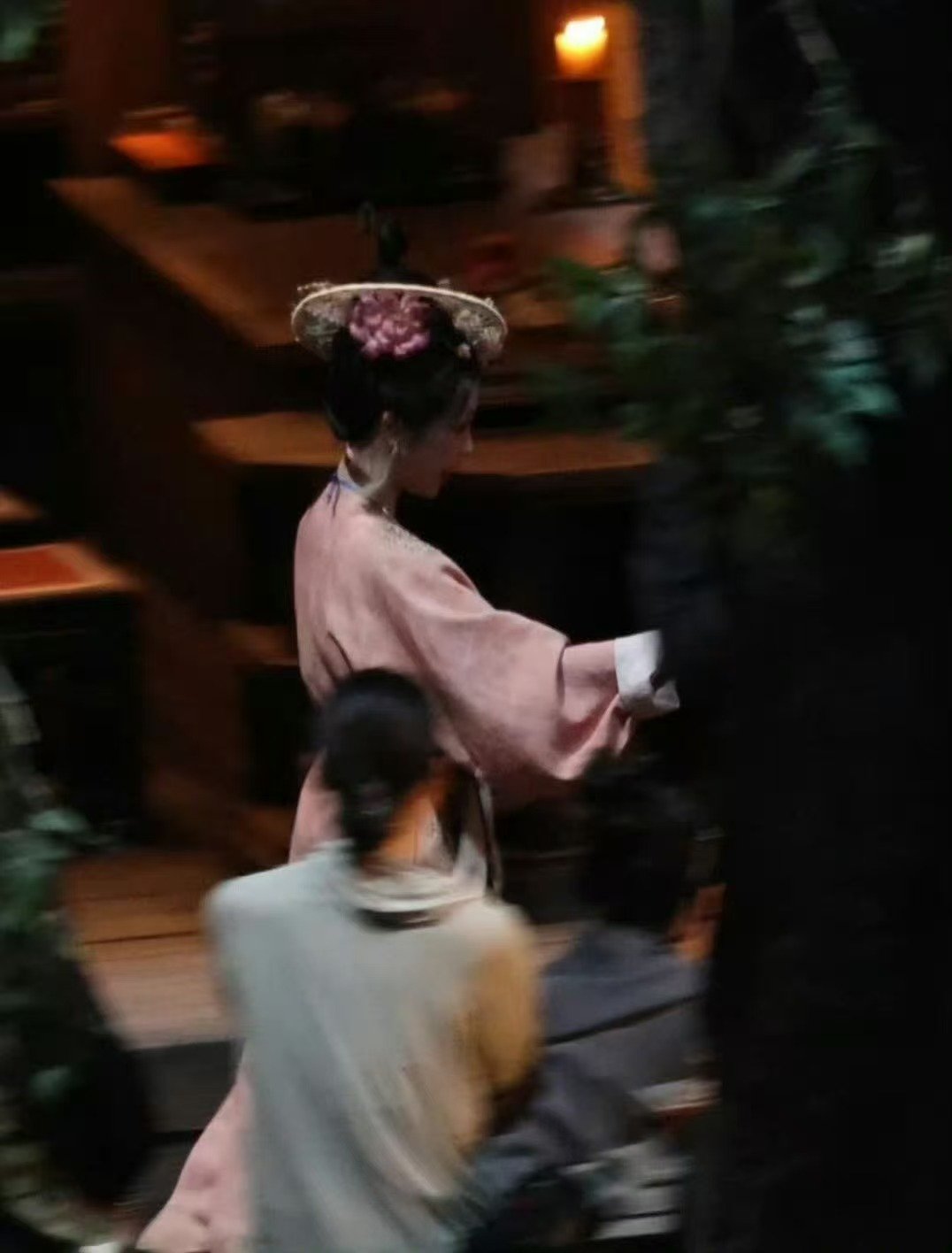 虞书欣念相思簪花斗笠路透虞书欣念相思簪花斗笠造型路透 虞书欣念相思簪花斗笠造型路