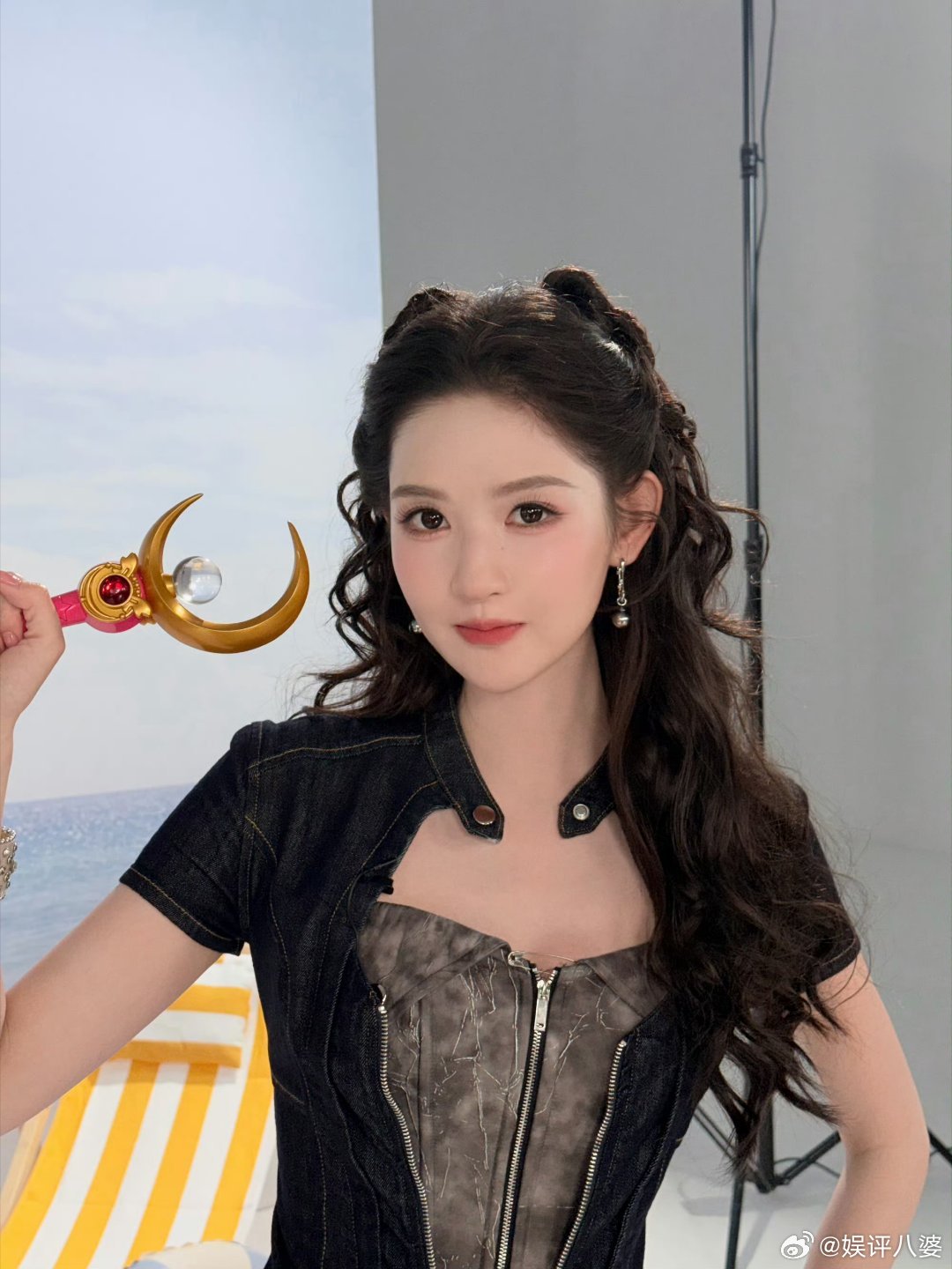 这位美少女抿一下嘴唇得被自己齁到吧王玉雯