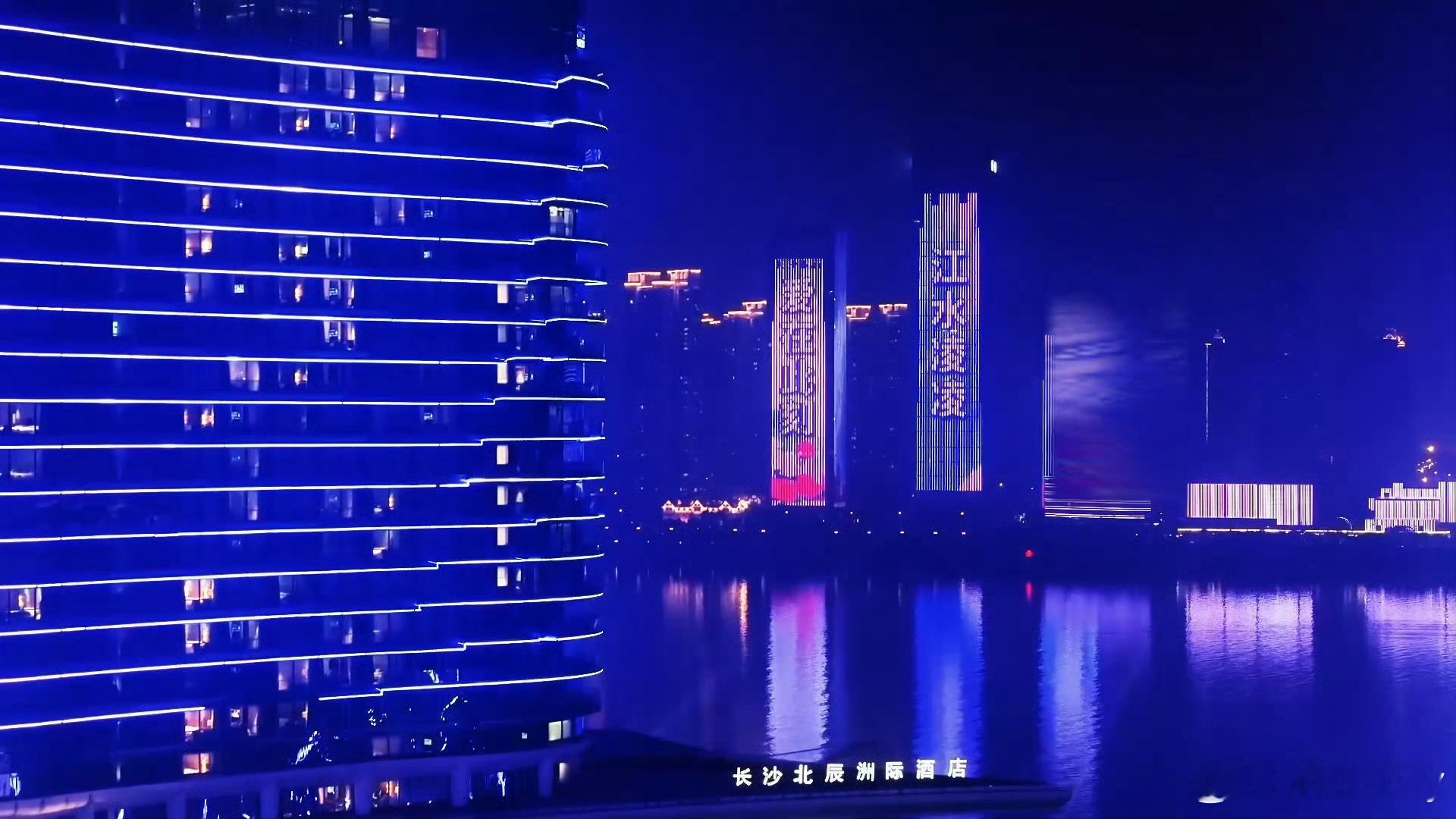 张凌赫痛江好有实力  张凌赫排面 张凌赫痛江好有实力，震惊我一脸 