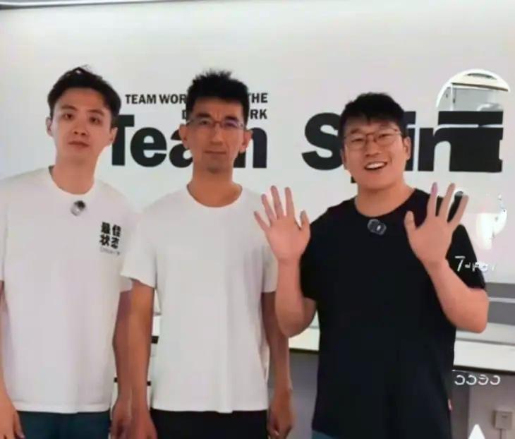 神预言！李国庆狠批孙东旭新公司：股权烂结构，一年半必内讧
 
一语戳穿真相！当当