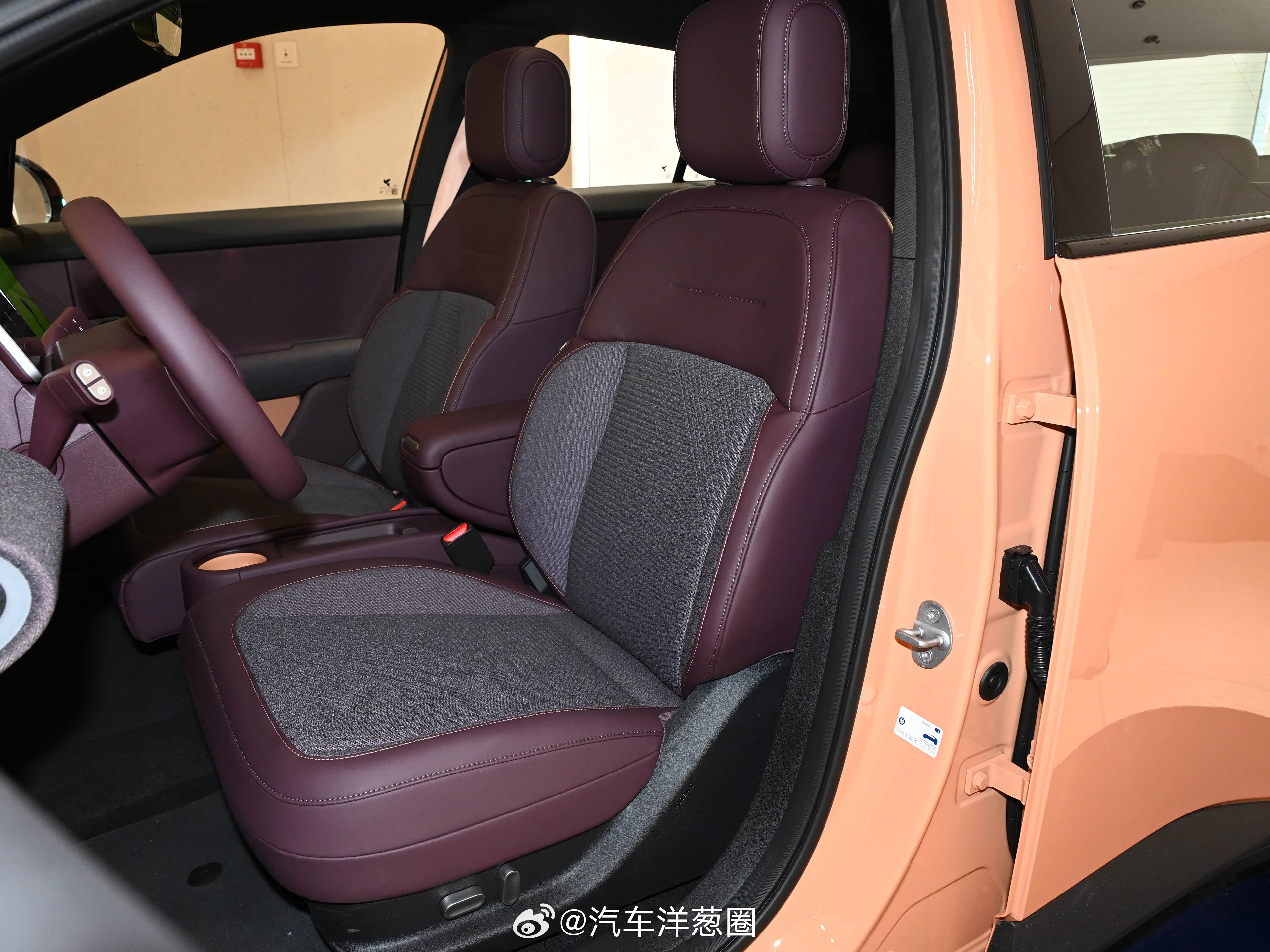 2026款萤火虫上市，租电方案购车价7.98万起售整车售价：自在版11.98万元