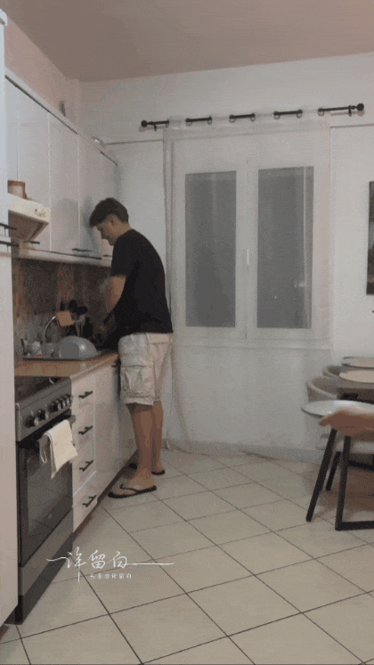 原来在国外
男子也是怕老婆的[捂脸]
