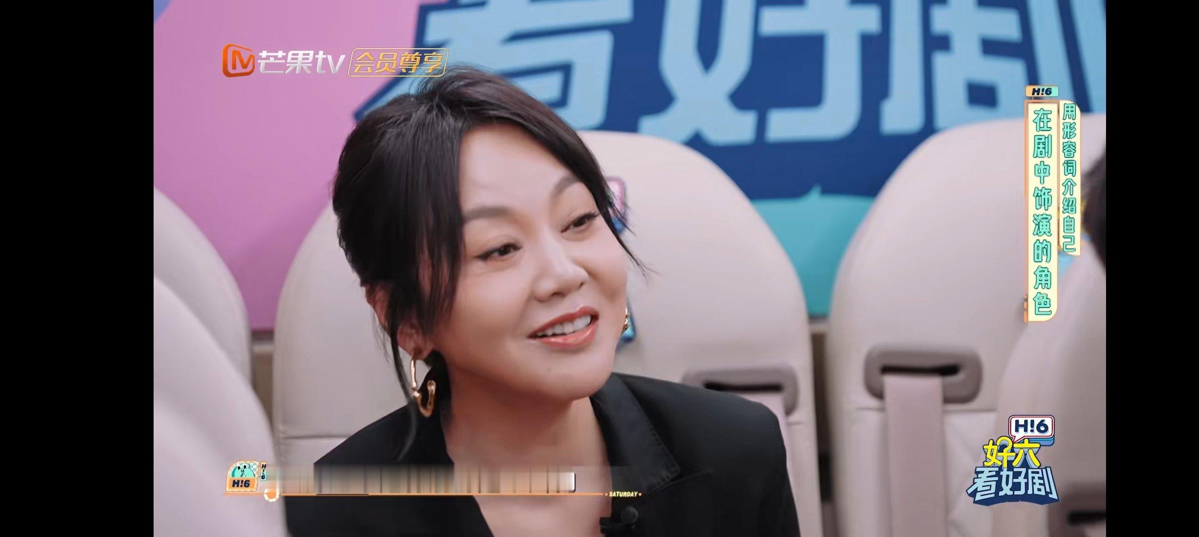 #闫妮说太爱黄玲了# 闫妮说太爱《小巷人家》的黄龄了，杀青的时候直接泪崩了，她演