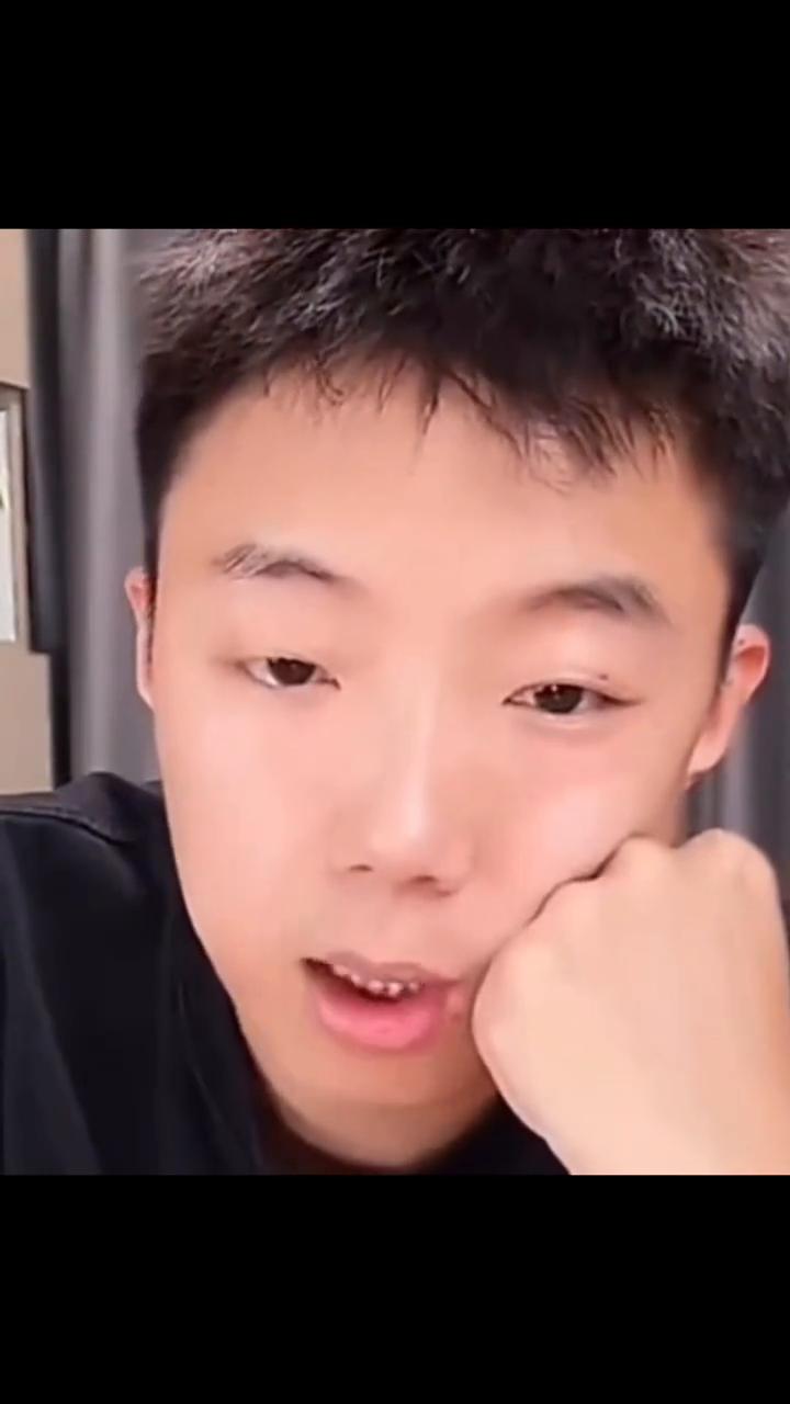 德国杯去年德国杯的时候我解说的沪上，奥克森豪森就是有沪上。去年的时候我记得是德甲