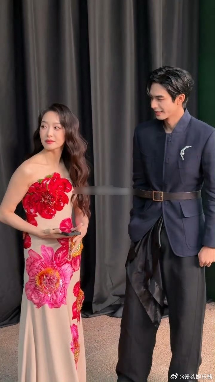 宋茜这个穿搭是得罪造型师了吗 ​​​