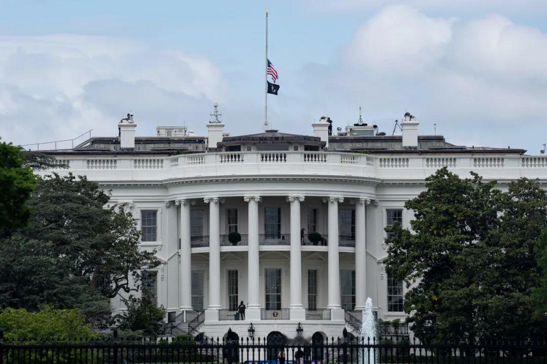 奇怪的知识:美国白宫为什么是白色的？

你可能不知道，美国白宫一开始并不是白色的