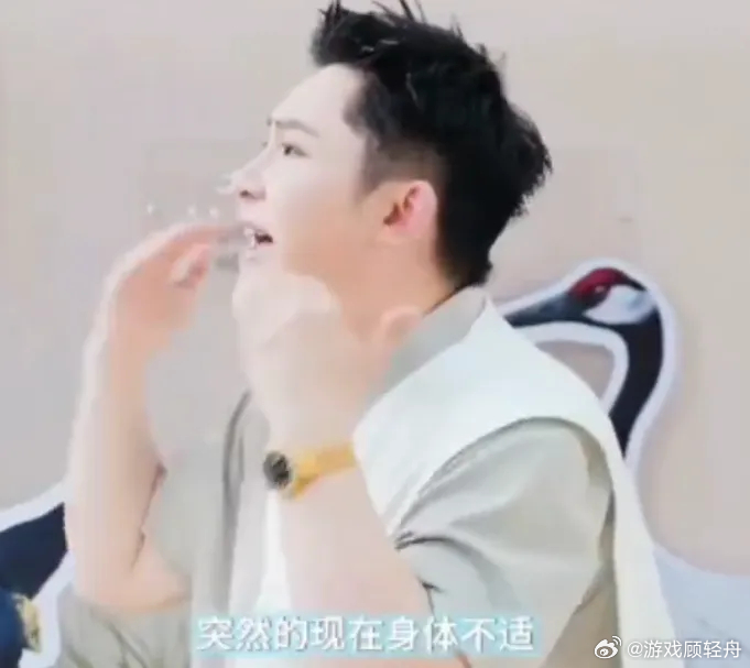 马锐辟谣赵丽颖迟到赵丽颖缺席直播被传迟到耍大牌，主持人马锐发文辟谣：她早已准时到