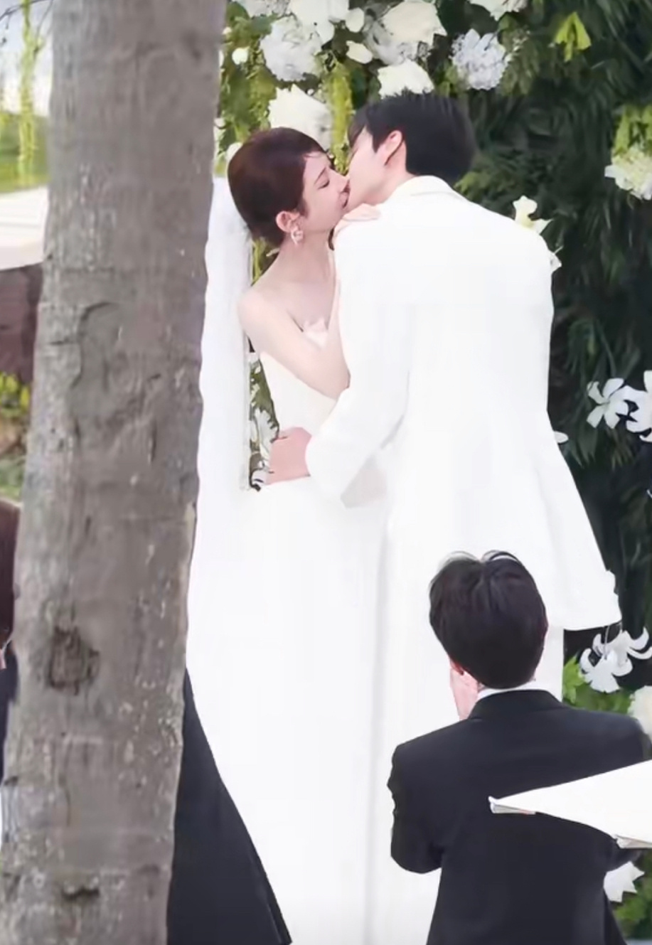 毕雯珺张淼怡《黎明前他会归来》裴川贝瑶结婚路透，海边婚礼唯美又浪漫！ 