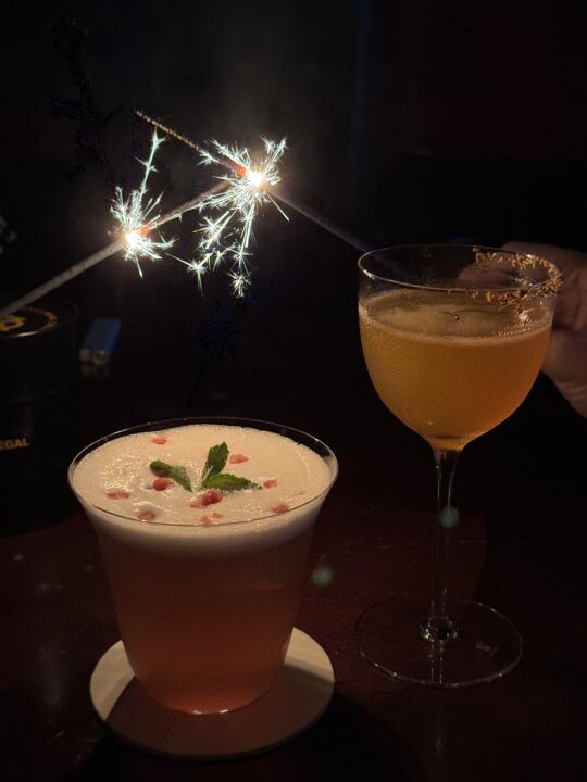 喝到了烟火特调鸡尾酒🍸🥹好好看诶