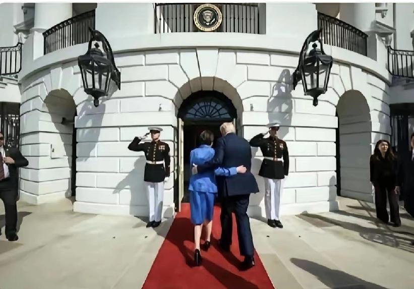 这是干啥啊？老夫老妻的[呲牙][捂脸]