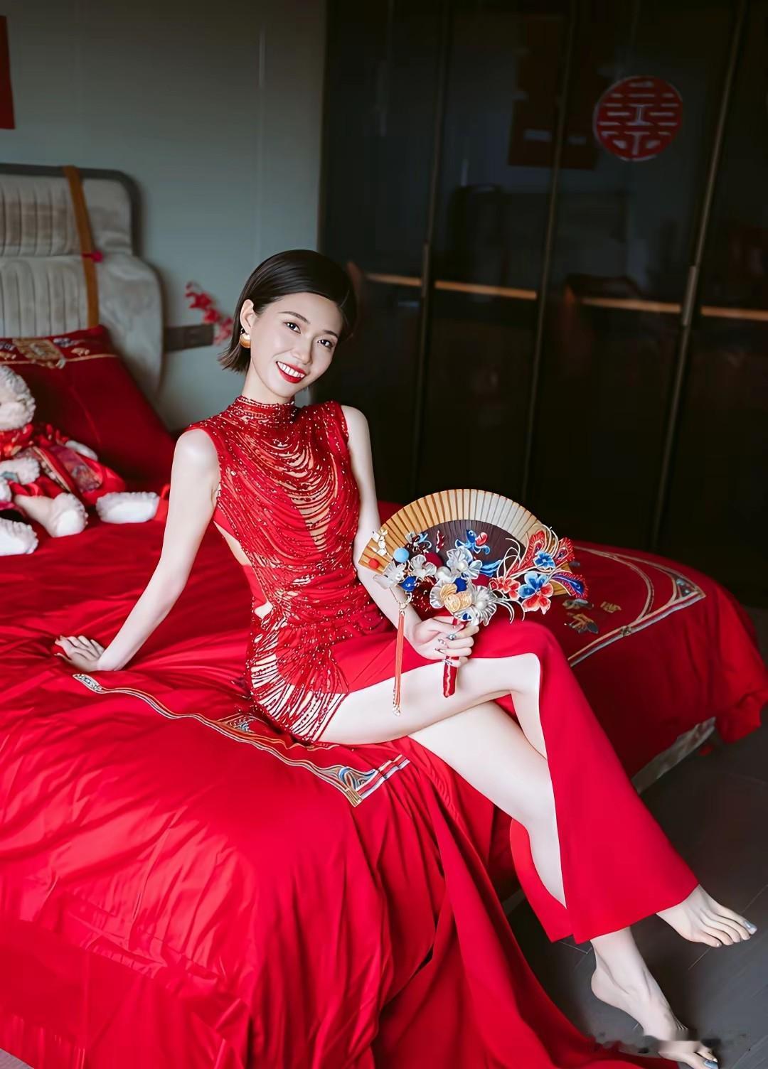 老铁，新婚快乐[星星眼]