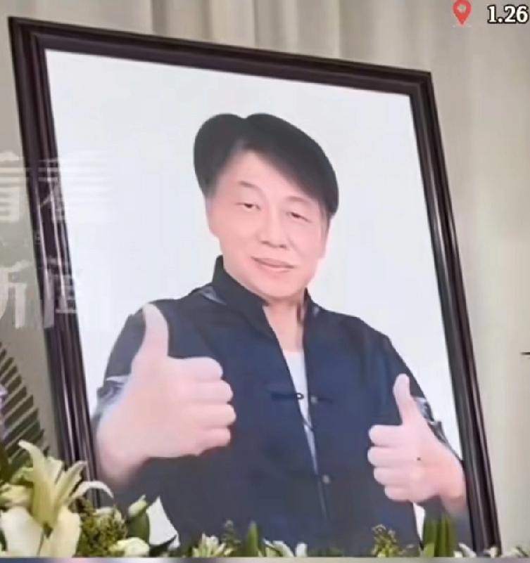 梁小龙告别仪式，香港四小龙，剩下的两个龙，一个没来！想起了张学友，刚说四大天王合