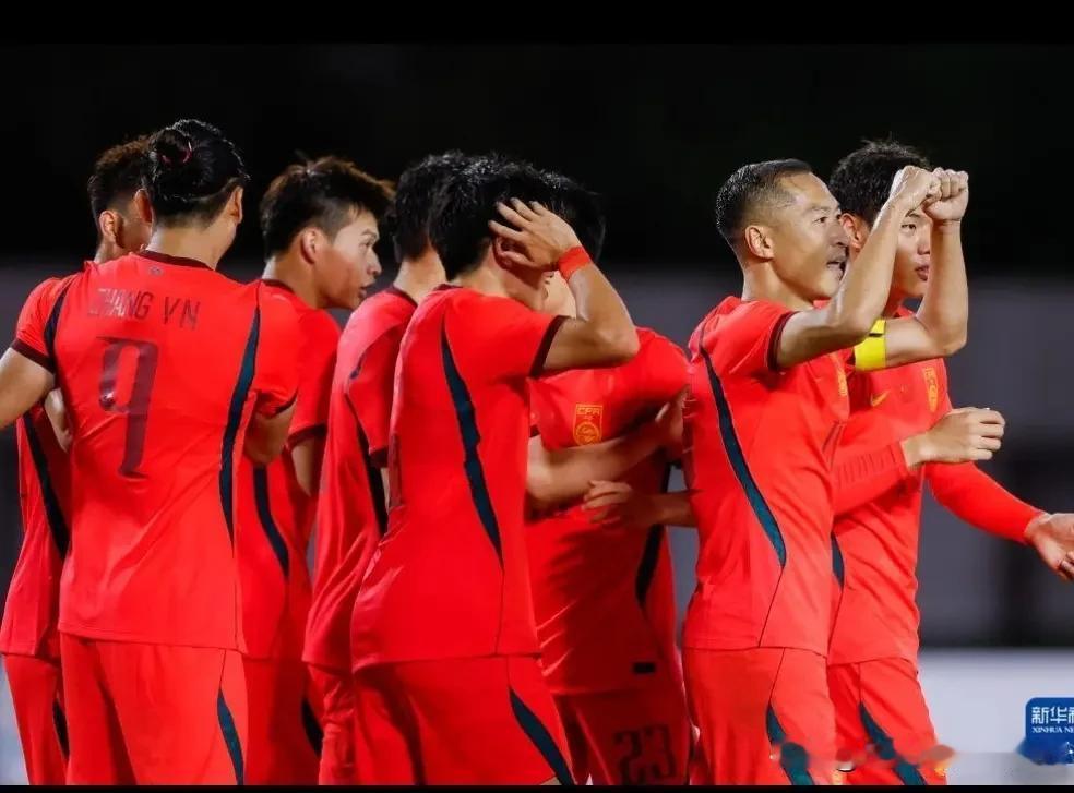 下一场中国男足会不会改成451或442？因为对韩国如果放弃中场，估计守不住！
 