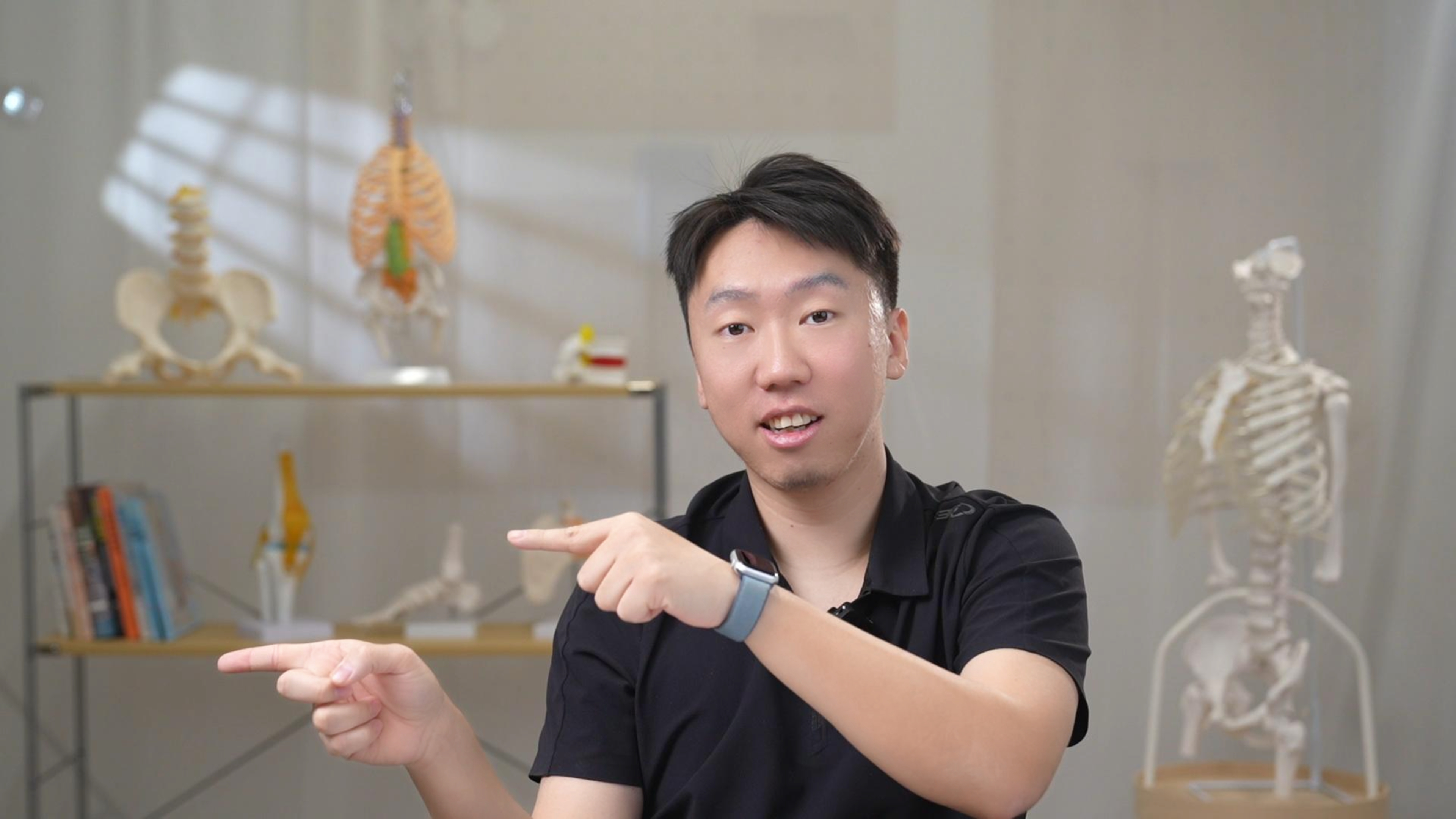 最近运营同学说，我要在视频封面上多露露脸，增加一下路人对我的印象，然后我就单独拍