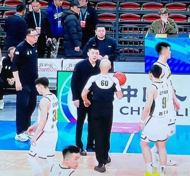 圣诞大战：辽宁没有丝毫机会取胜，输球分数在12-25分之间！          