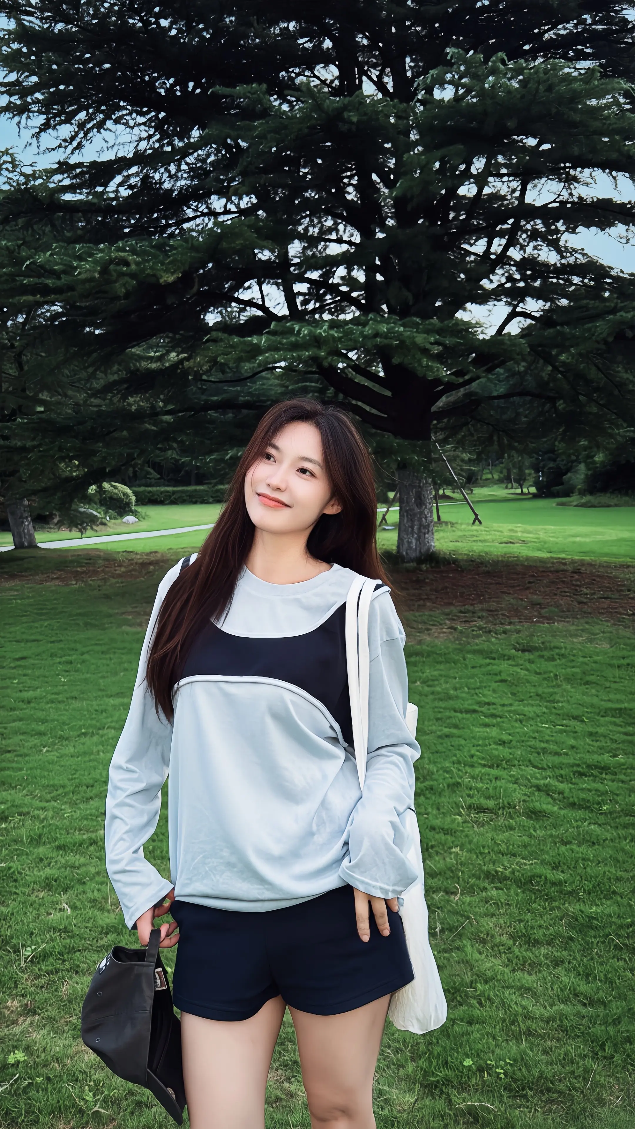我们要在阳光下炙热的生长