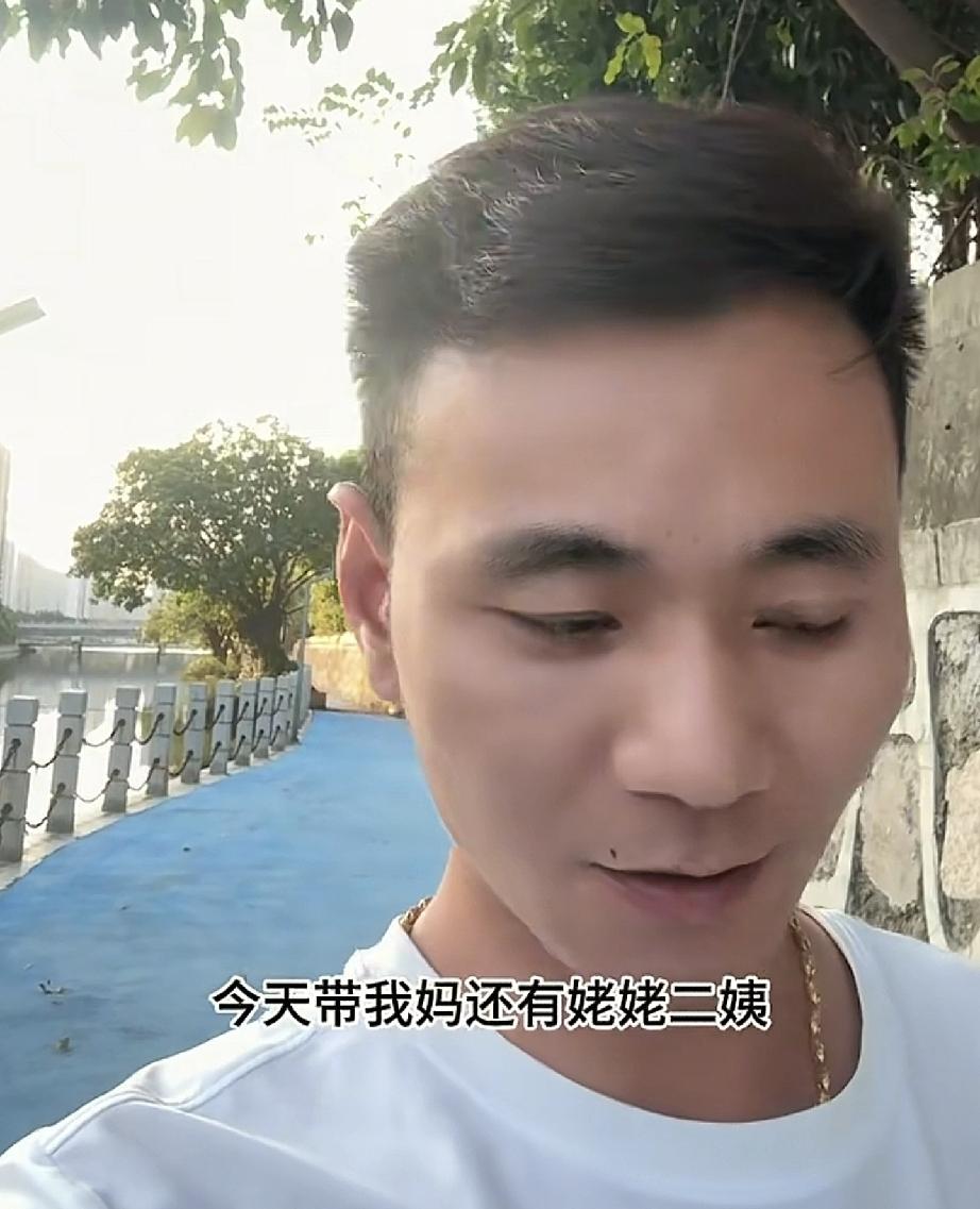 厉怀远新视频
带着温州家人去旅游
林丽账号有新变化
厉怀远回到温州已经好几天了，