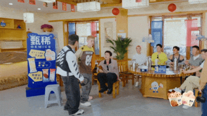 鹿晗俱乐部是这样俱乐部吗哈哈哈哈哈 谁能拒绝可爱的比划现场，鹿晗花式演绎词汇，动